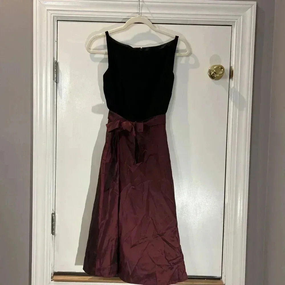 Talbots Sleeveless Holiday Dress size 4P Christmas Balletcore